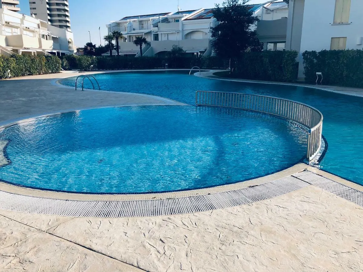 Wave Village Lido di Jesolo Apartment